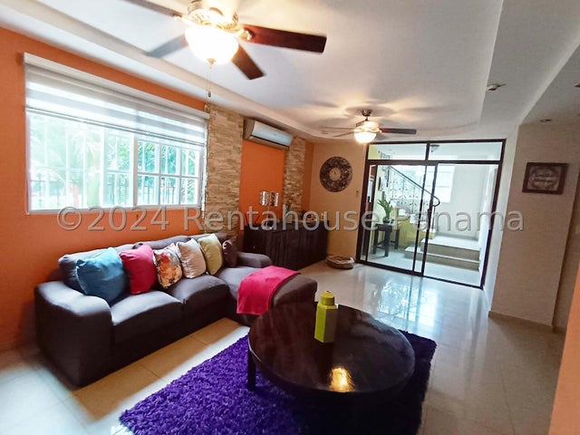 Exclusive House in Villas del Golf